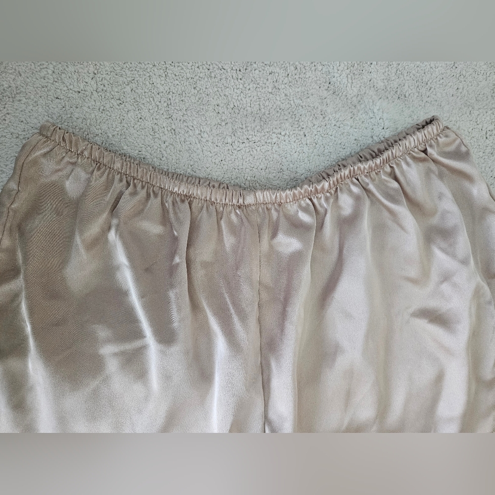 SHEIN White Fleece & Nude Satin Sleep Shorts | SZ L - Picture 6 of 9